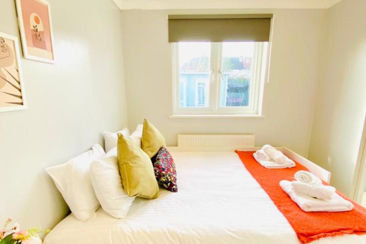 Cosy Haven Wembley Apartment Exterior photo